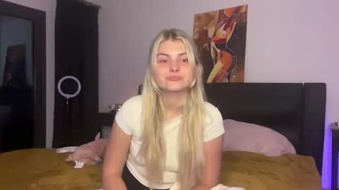 Snapshot of anasova chatting on November 6, 2025, 9:05 pm Ana online show from November 6, 2025, 9:05 pm