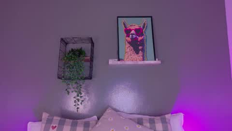 Kendra  online show from October 22, 2025, 10:15 am