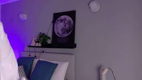 Kendra  online show from March 11, 2026, 10:10 am