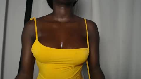 Snapshot of anayah002 chatting on December 7, 2024, 9:00 pm mayah online show from December 7, 2024, 9:00 pm