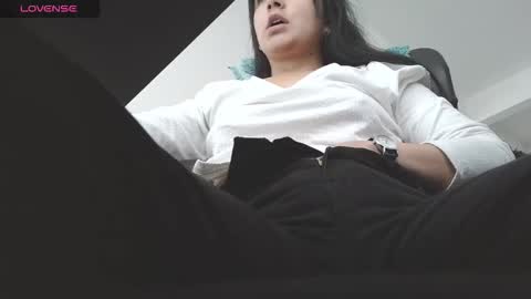   online show from September 19, 2025, 11:33 am