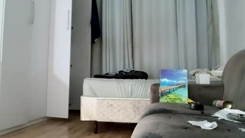 Snapshot of andemax chatting on February 4, 2025, 2:39 am And 16.8 online show from February 4, 2025, 2:39 am