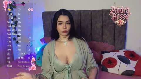 Snapshot of andra_rosse chatting on July 13, 2026, 2:53 pm Andra de la Rosse online show from July 13, 2026, 2:53 pm