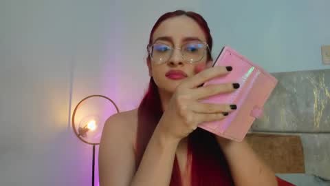 Andra Cyrus online show from October 8, 2025, 11:41 am