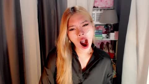 andrea06121998 online show from July 8, 2026, 5:28 pm