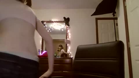 Snapshot of andrea_davenport chatting on December 8, 2024, 3:32 am andrea online show from December 8, 2024, 3:32 am