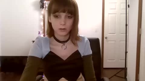 Snapshot of andrea_davenport chatting on December 18, 2024, 5:26 am andrea online show from December 18, 2024, 5:26 am