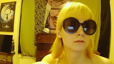 andrea online show from December 22, 2025, 11:57 pm