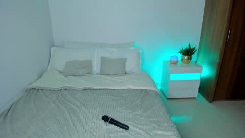 andrea online show from February 2, 2025, 4:26 am