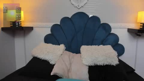 andreahgil online show from February 12, 2026, 1:06 pm