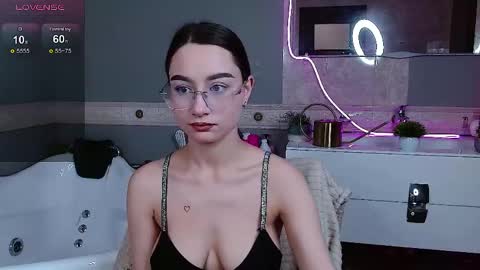 andreajohnsons online show from May 15, 2026, 8:32 am