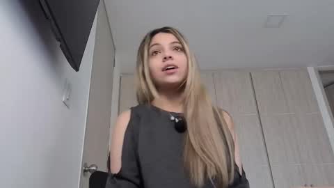 Snapshot of andreau_19 chatting on April 24, 2026, 2:08 pm andreau 19 online show from April 24, 2026, 2:08 pm