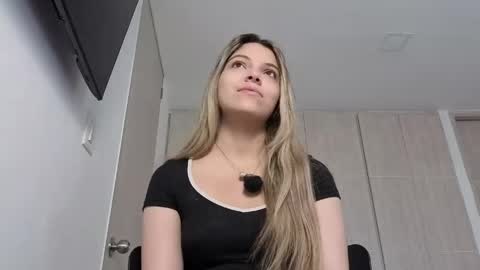 Snapshot of andreau_19 chatting on April 26, 2026, 2:26 pm andreau 19 online show from April 26, 2026, 2:26 pm