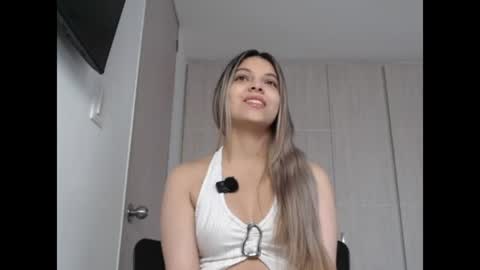Snapshot of andreau_19 chatting on July 1, 2026, 1:24 pm andreau 19 online show from July 1, 2026, 1:24 pm