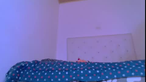 Snapshot of andrebigboobs chatting on December 4, 2024, 9:35 pm Andre online show from December 4, 2024, 9:35 pm