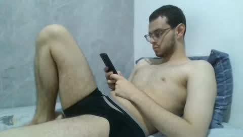 andres129494 online show from April 18, 2026, 2:15 am