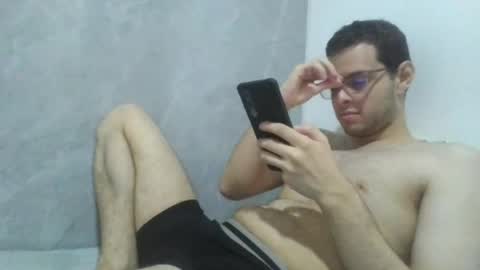 andres129494 online show from May 8, 2026, 1:22 am
