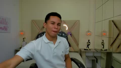 IM ANDRES online show from April 26, 2026, 7:22 pm