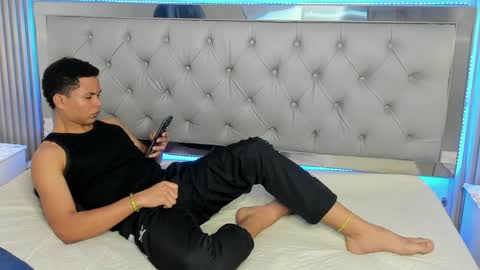 IM ANDRES online show from April 30, 2026, 1:23 am