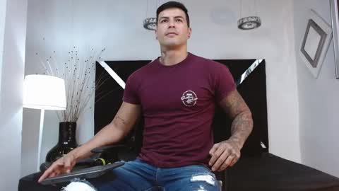 insta andres clark  online show from February 21, 2025, 6:04 pm