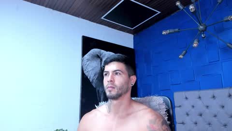 insta andres clark  online show from November 17, 2025, 8:14 pm