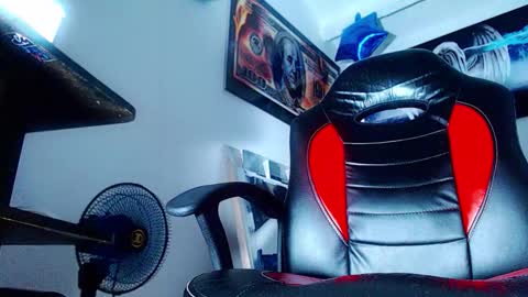 Snapshot of andres_cond chatting on October 9, 2025, 10:19 pm Andrs o online show from October 9, 2025, 10:19 pm
