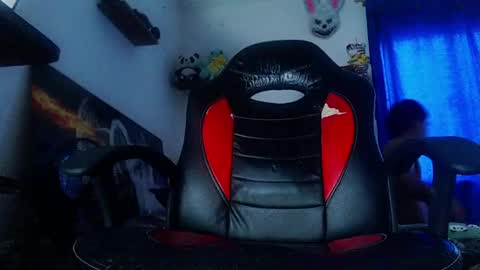 Snapshot of andres_cond chatting on April 24, 2026, 12:40 pm Andrs o online show from April 24, 2026, 12:40 pm
