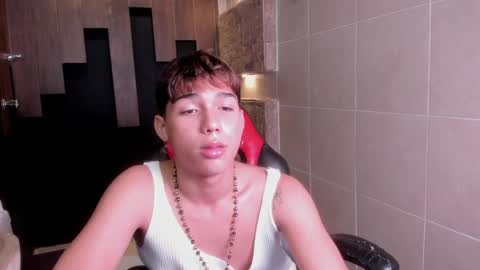 Snapshot of andres_landers chatting on May 16, 2026, 7:12 pm online show from May 16, 2026, 7:12 pm