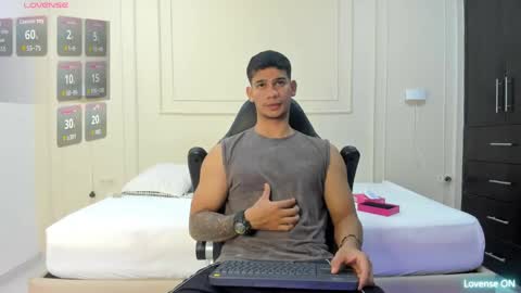 Snapshot of andres_stud chatting on May 23, 2026, 4:07 am andres_stud online show from May 23, 2026, 4:07 am