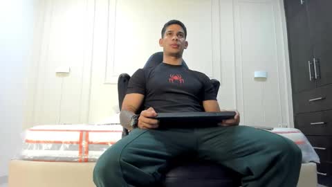 Snapshot of andres_stud chatting on May 26, 2026, 3:35 am andres_stud online show from May 26, 2026, 3:35 am