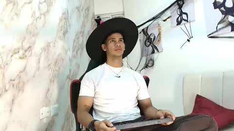 ANDRES  online show from October 20, 2025, 4:46 am