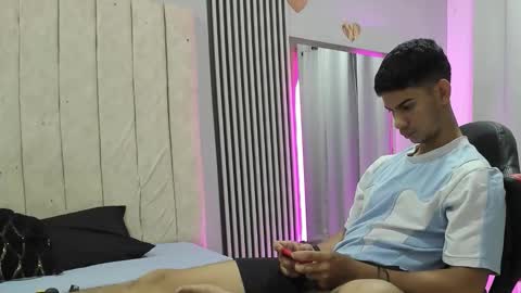 ANDRES  online show from November 5, 2025, 4:56 am