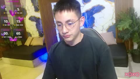 Snapshot of andres_tay chatting on April 10, 2026, 3:01 am andres_tay online show from April 10, 2026, 3:01 am