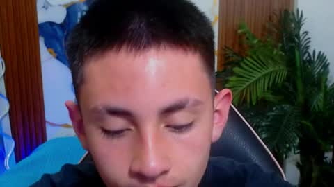 Snapshot of andres_tay chatting on April 23, 2026, 2:46 am andres_tay online show from April 23, 2026, 2:46 am