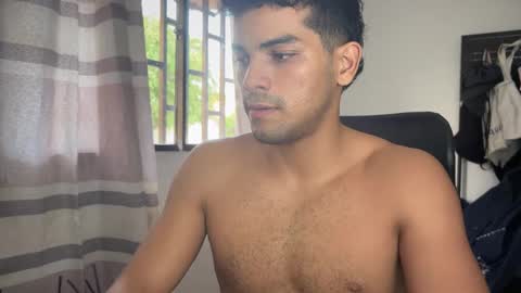 Snapshot of andres_vargas_ chatting on September 13, 2025, 9:36 pm Andres online show from September 13, 2025, 9:36 pm