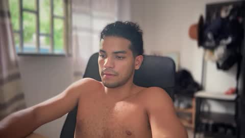 Snapshot of andres_vargas_ chatting on September 16, 2025, 10:00 pm Andres online show from September 16, 2025, 10:00 pm