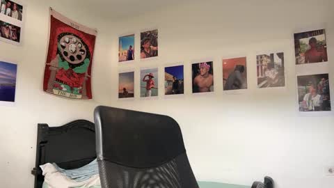 Snapshot of andres_vargas_ chatting on October 7, 2025, 7:33 pm Andres online show from October 7, 2025, 7:33 pm