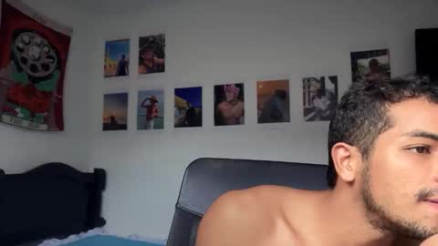 Snapshot of andres_vargas_ chatting on October 19, 2025, 7:14 pm Andres online show from October 19, 2025, 7:14 pm