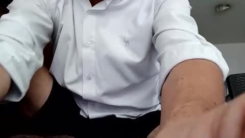 Snapshot of andresfloga chatting on May 20, 2026, 2:34 pm andresfloga online show from May 20, 2026, 2:34 pm