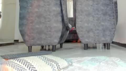 Isa  --------- online show from March 1, 2025, 9:04 pm