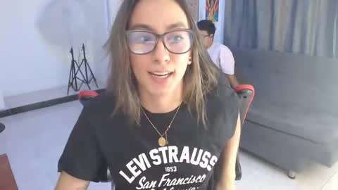 Isa  --------- online show from September 21, 2025, 12:23 am