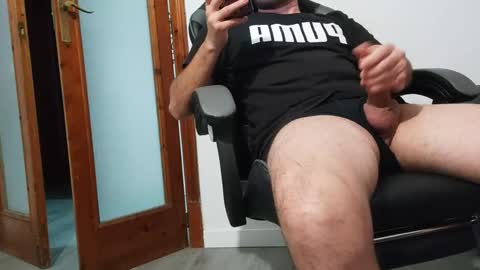 Snapshot of andreudickhard91 chatting on January 8, 2025, 6:31 pm Andreu online show from January 8, 2025, 6:31 pm