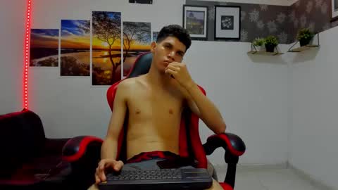 andrew_2811 online show from October 15, 2025, 5:40 am