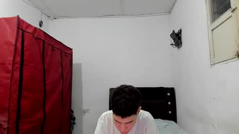 andrew_2811 online show from April 15, 2026, 1:12 am