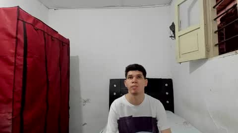 andrew_2811 online show from May 10, 2026, 11:21 pm