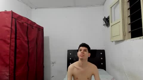 andrew_2811 online show from May 16, 2026, 11:57 pm