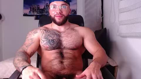 andrew_holden__ online show from October 1, 2025, 11:55 pm