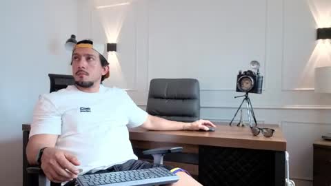 Andrew online show from April 22, 2026, 8:10 pm