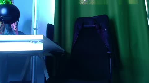 Snapshot of andrewbanner chatting on April 23, 2026, 5:52 am MasterRomania online show from April 23, 2026, 5:52 am
