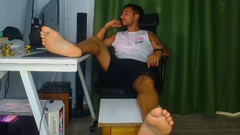 Snapshot of andrewbanner chatting on June 25, 2026, 5:12 am MasterRomania online show from June 25, 2026, 5:12 am